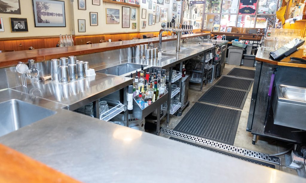Thi Công Quầy Bar Inox Chuyên Nghiệp – Thiết Kế Theo Yêu Cầu, Giá Tại Xưởng thi cong quay bar inox